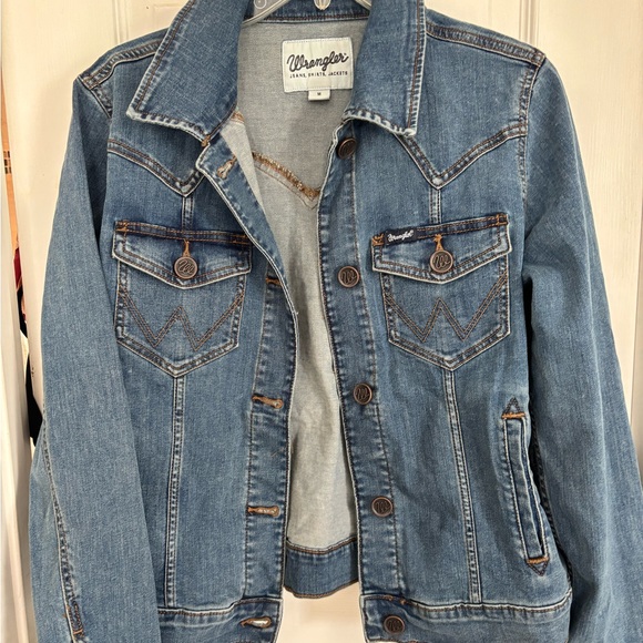 Wrangler Women's Classic Blue Jean Jacket - Picture 1 of 4